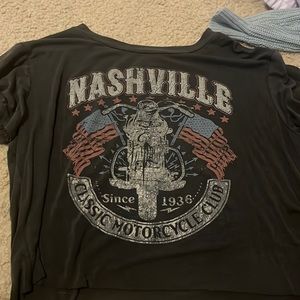 Originality size medium cropped tee shirt